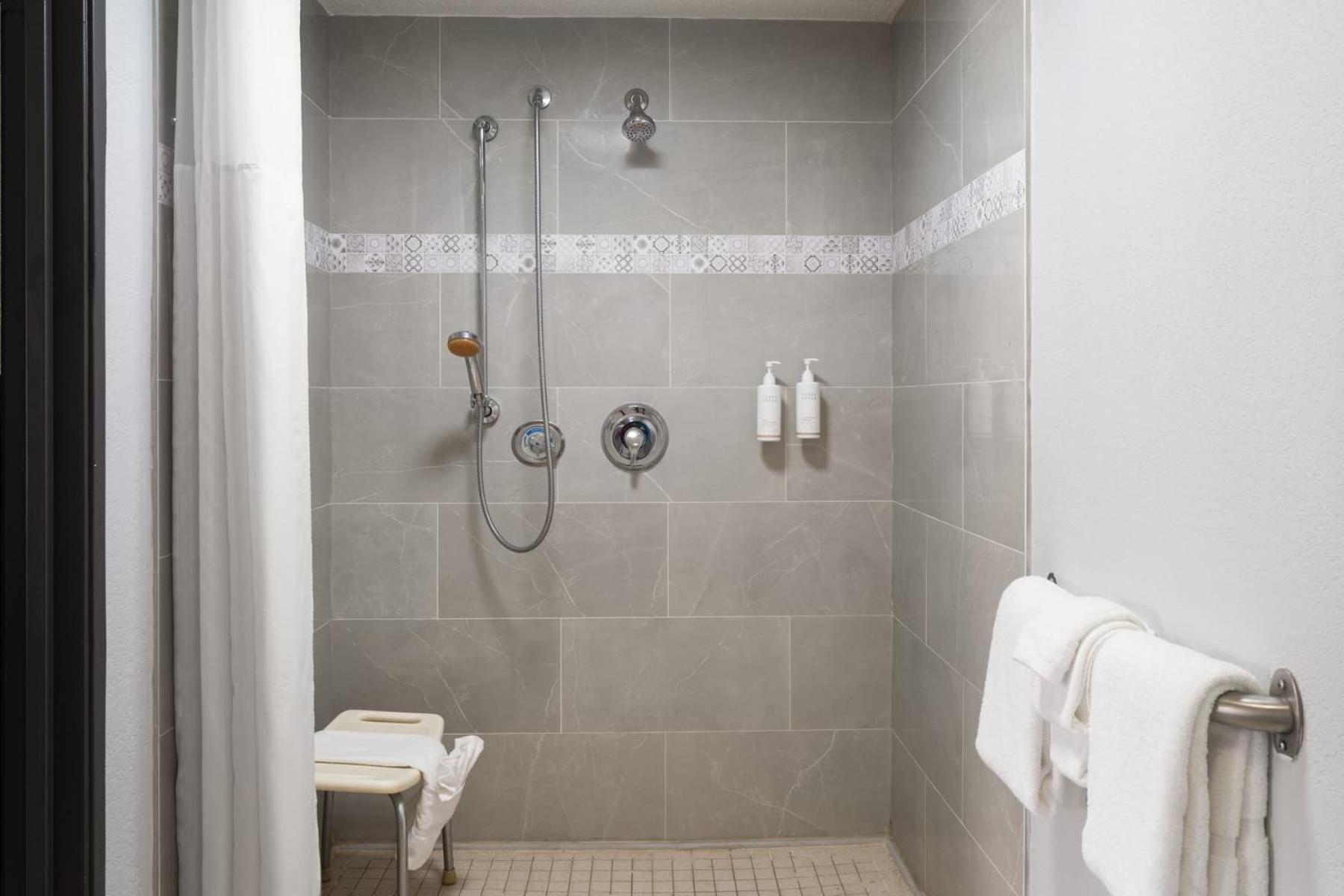 Days Inn By Wyndham Columbus Worthington מראה חיצוני תמונה