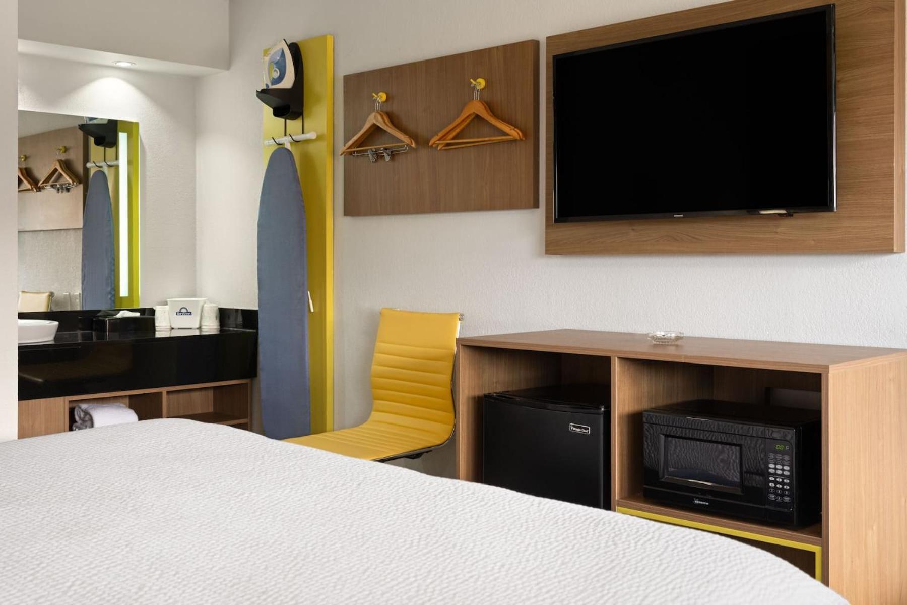 Days Inn By Wyndham Columbus Worthington מראה חיצוני תמונה
