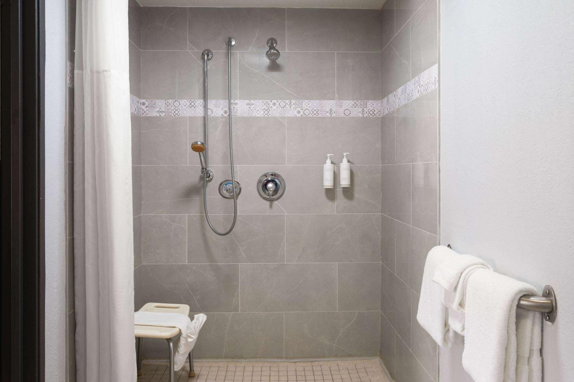 Days Inn By Wyndham Columbus Worthington מראה חיצוני תמונה