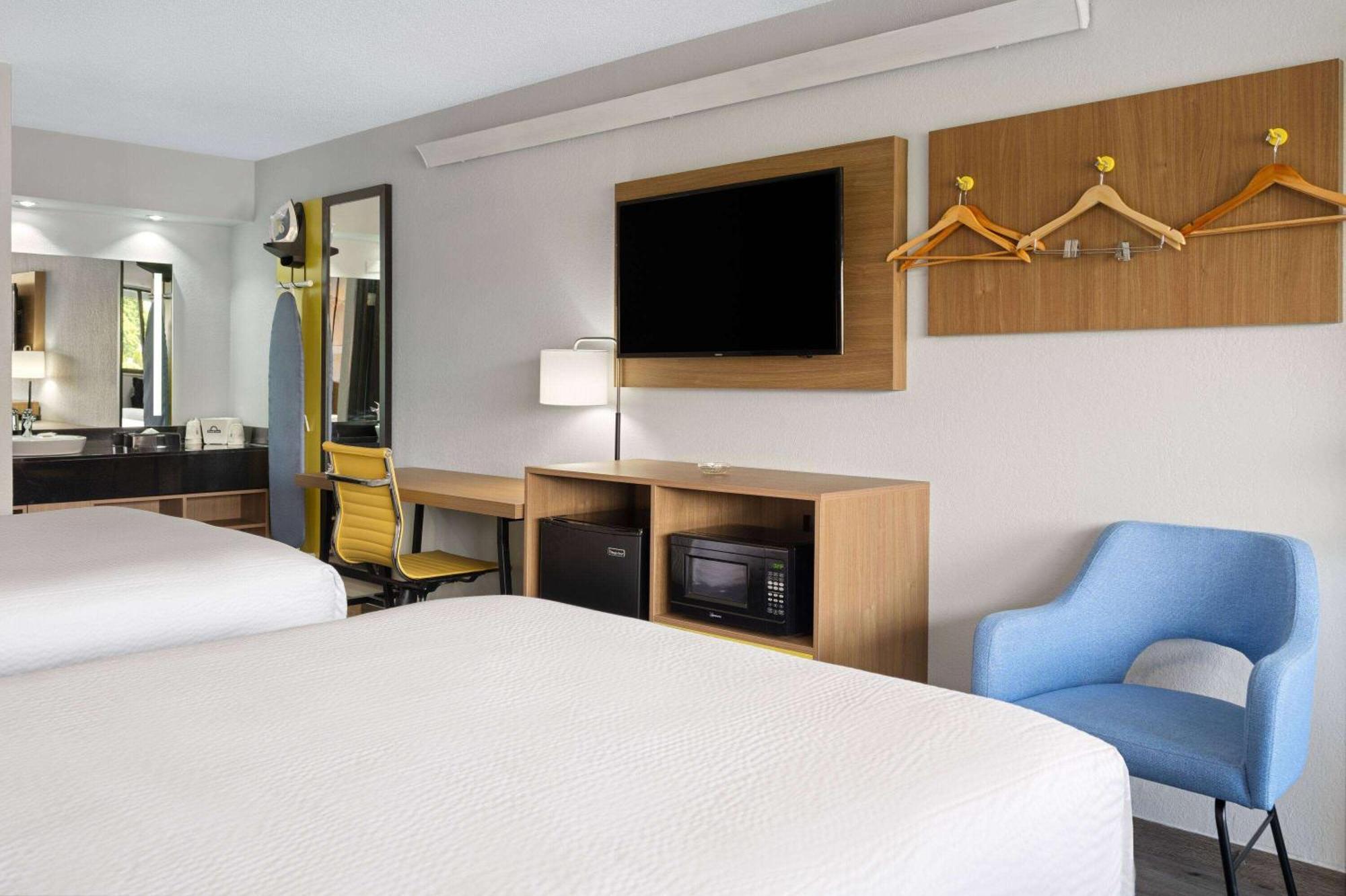 Days Inn By Wyndham Columbus Worthington מראה חיצוני תמונה