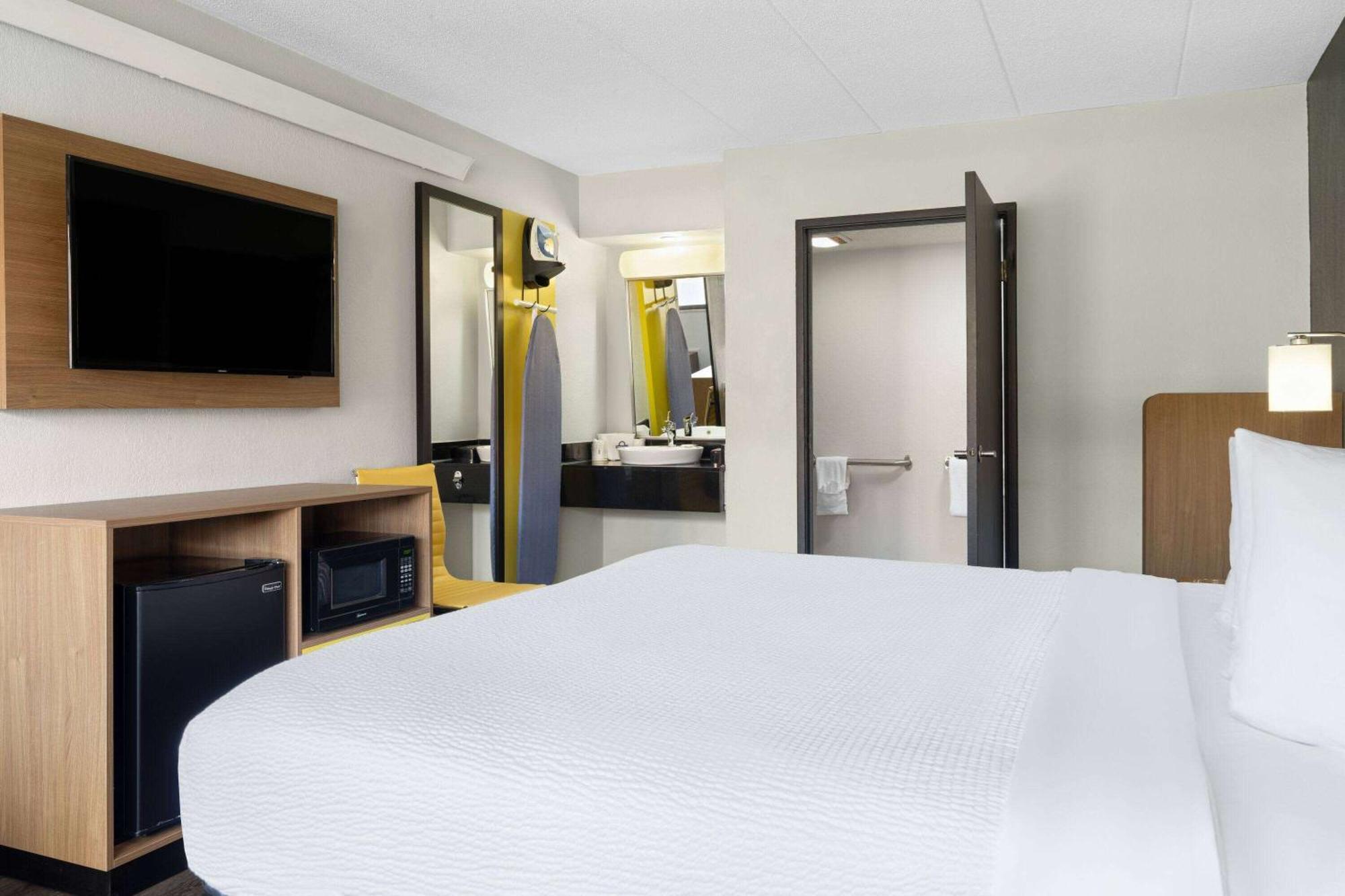 Days Inn By Wyndham Columbus Worthington מראה חיצוני תמונה