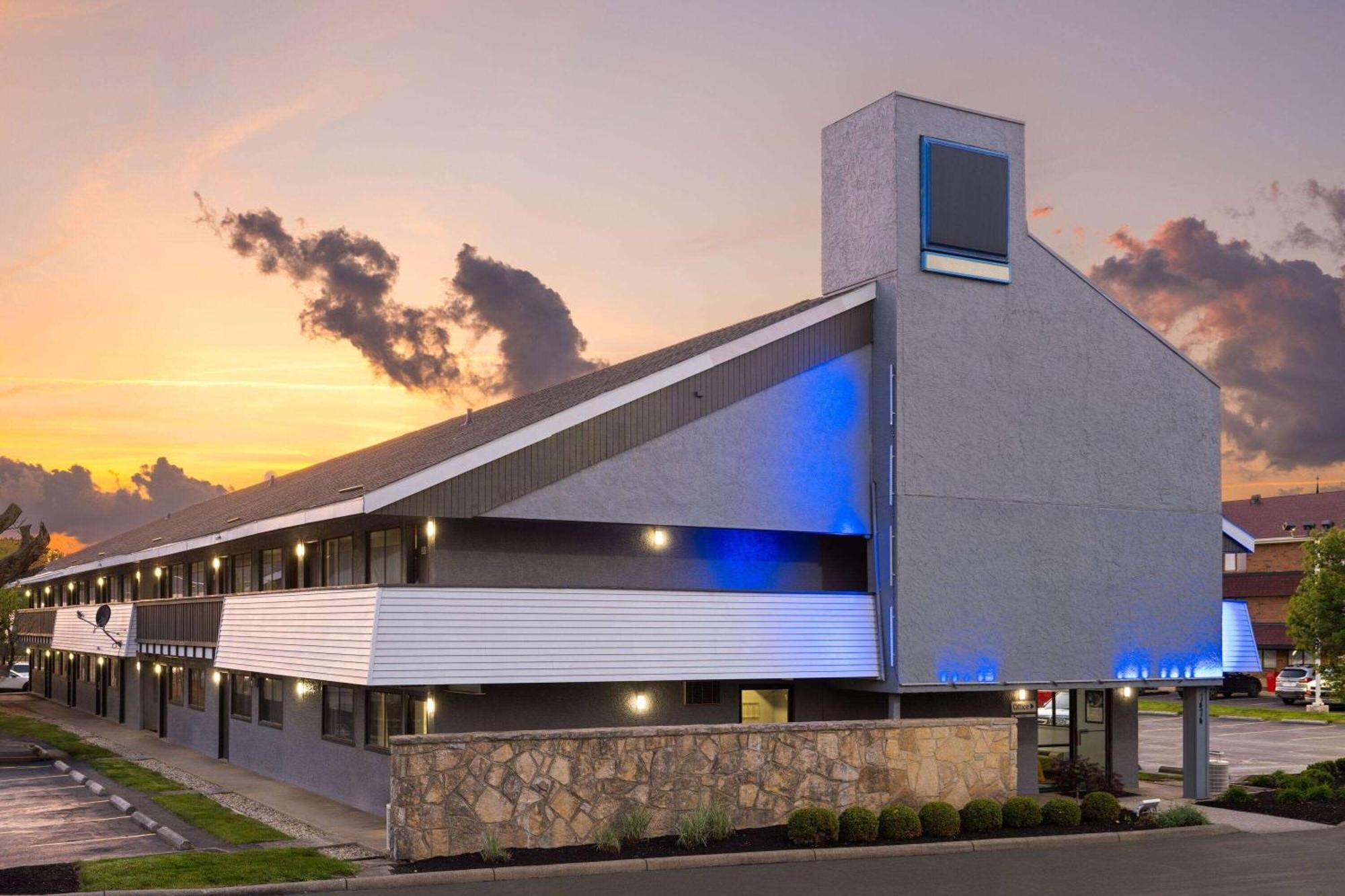 Days Inn By Wyndham Columbus Worthington מראה חיצוני תמונה
