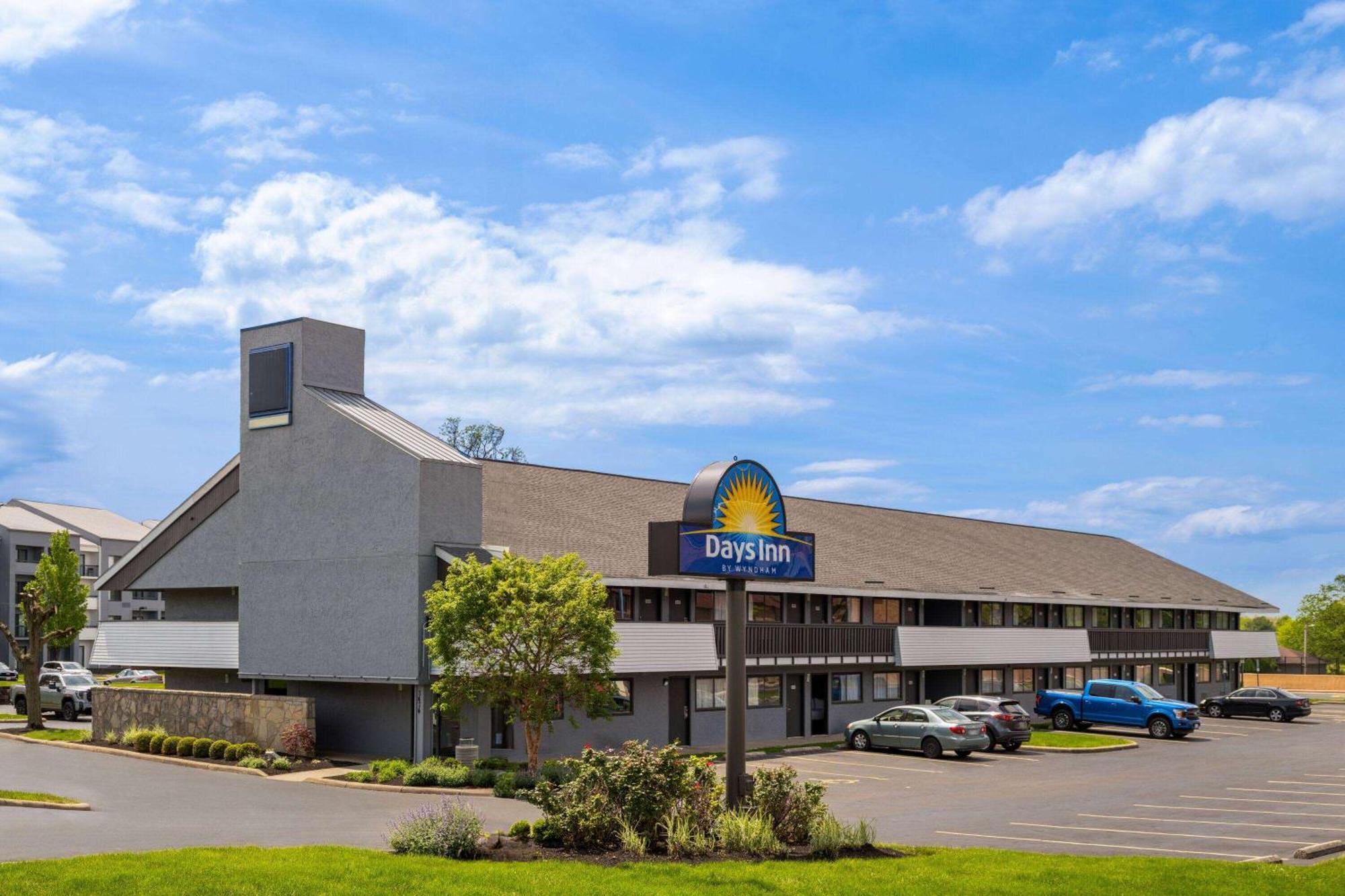 Days Inn By Wyndham Columbus Worthington מראה חיצוני תמונה